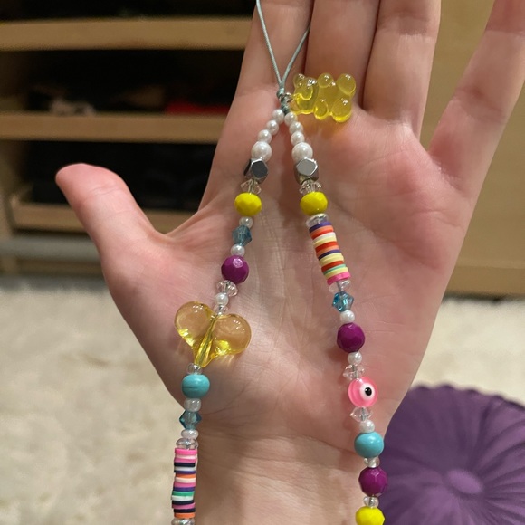 Phone String!! Yellow heart 💛 & gummy bear 🐻 charm! - Picture 5 of 10